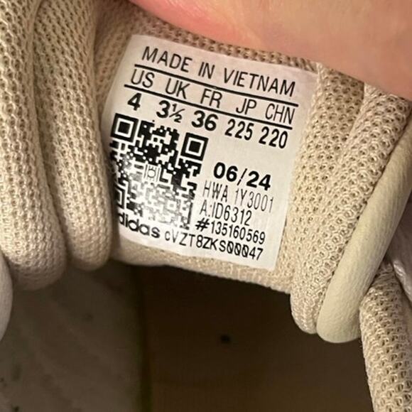 Adidas beige and white sneakers sporty casual street wear women’s size 4 - Picture 6 of 7